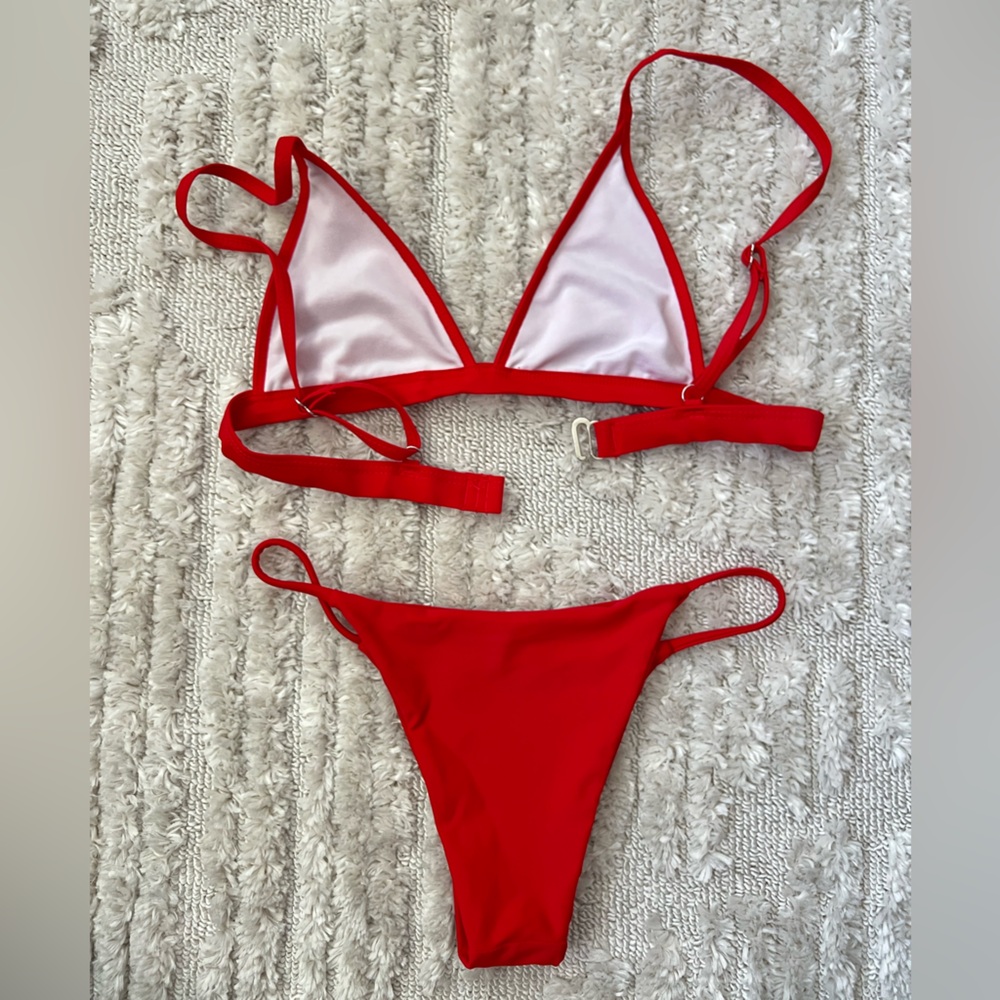 Red Bikini - Picture 2 of 6